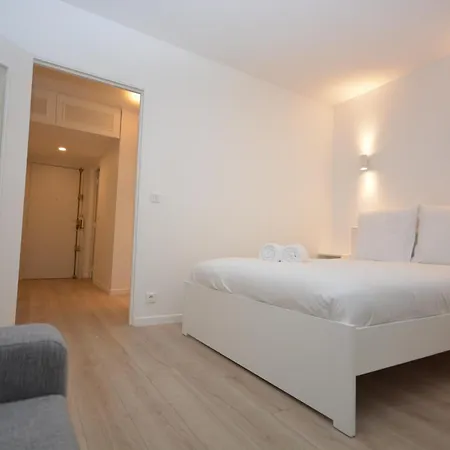 Arc De Triomphe Aparthotel *
